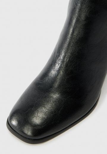 Высокие сапоги