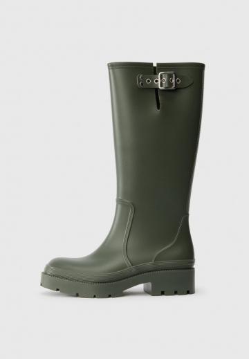 Резиновые сапоги