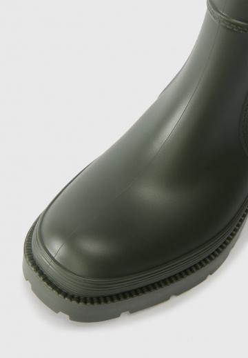 Резиновые сапоги