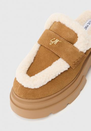 Босоножки на каблуке