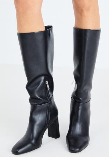 Высокие сапоги