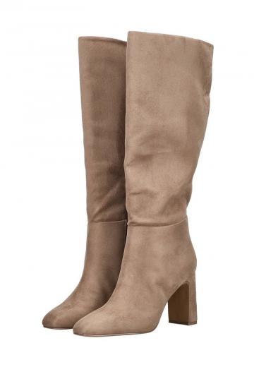 Высокие сапоги