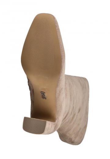 Высокие сапоги