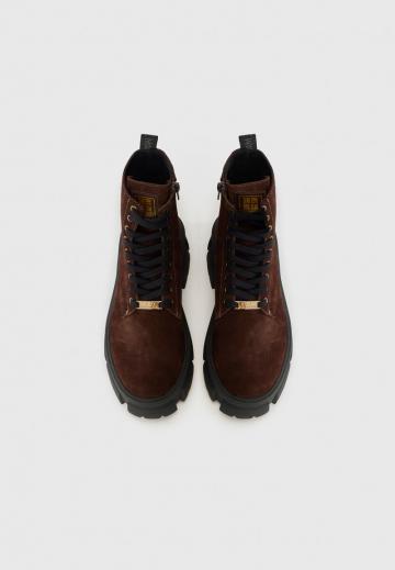 Ботинки на шнуровке