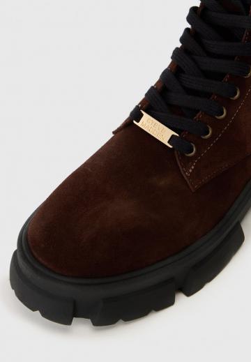 Ботинки на шнуровке