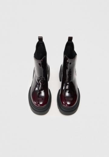 Полусапожки на высоком каблуке