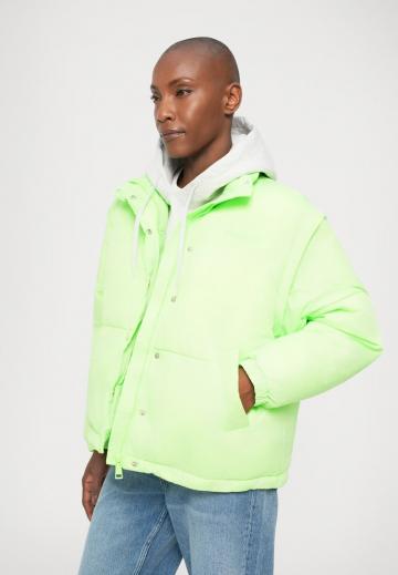 Зимняя куртка