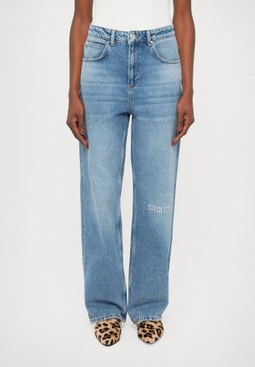 Свободные джинсы