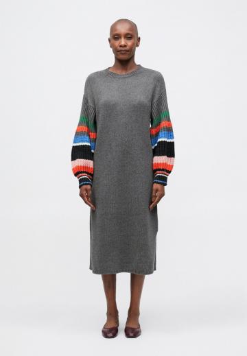 Вязаное платье