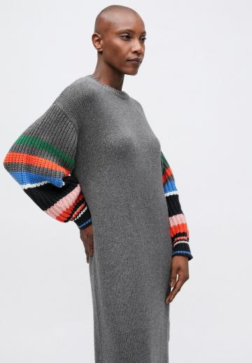 Вязаное платье