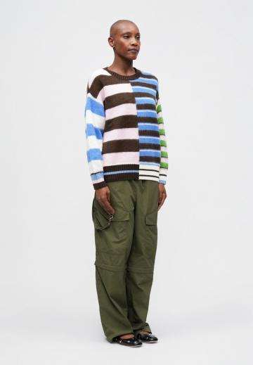 Пуловер в полоску