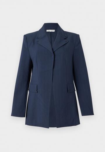 Длинный блейзер