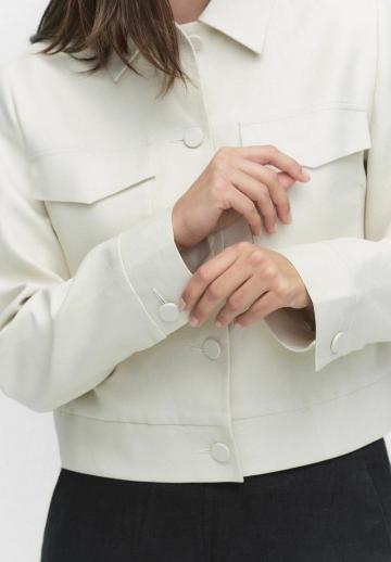 Блейзер с накладными карманами