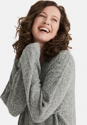 Длинный пуловер