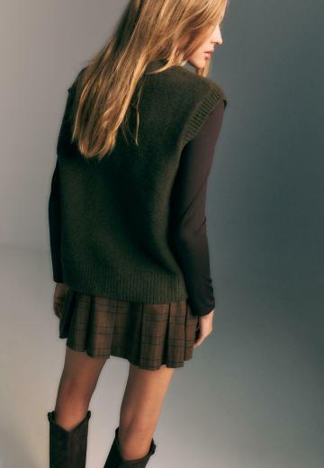 Пуловер без рукавов