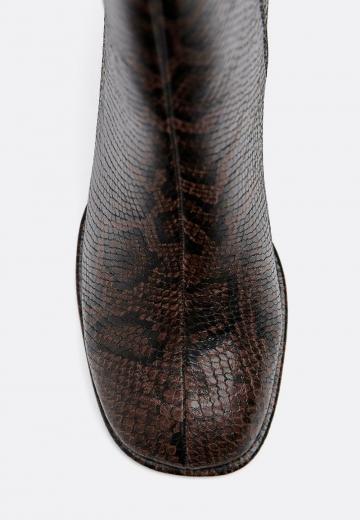 Полусапожки на высоком каблуке