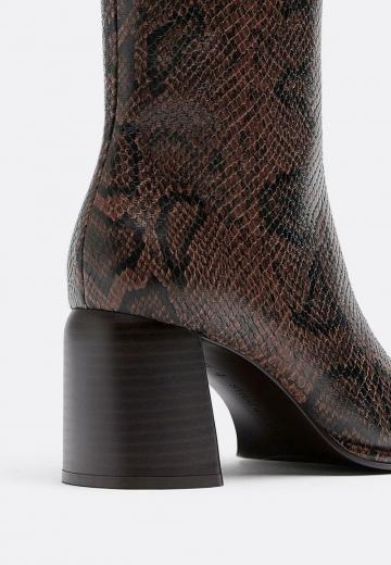 Полусапожки на высоком каблуке