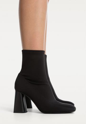 Высокие сапоги