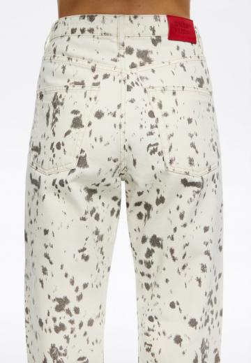 Прямые джинсы