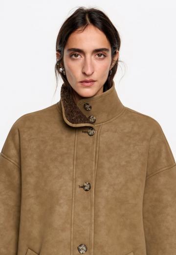 Пальто из искусственной кожи