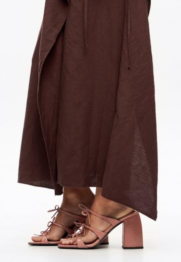 Босоножки на каблуке