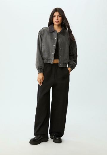 Куртка с накладнымит карманами