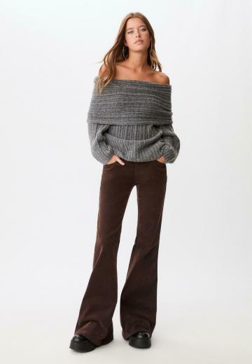 Клешеные джинсы