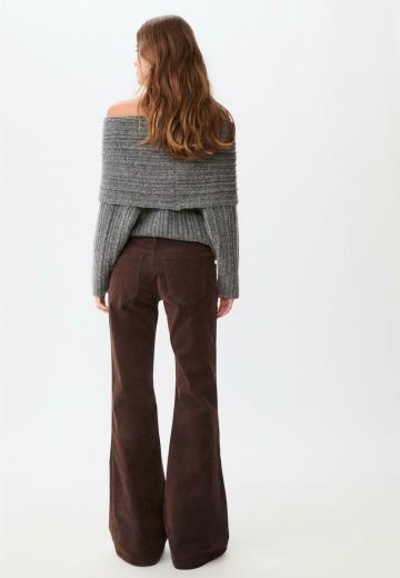 Клешеные джинсы