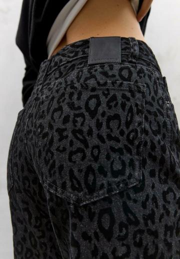 Свободные джинсы