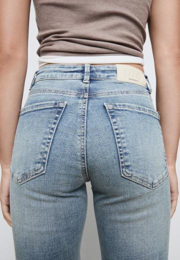 Клешеные брюки