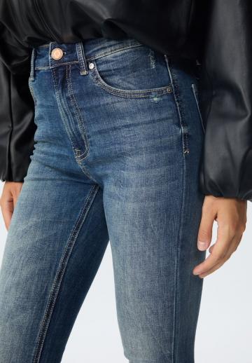 Узкие брюки