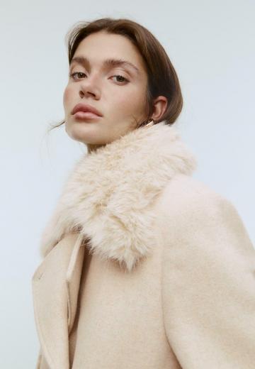 Короткое пальто