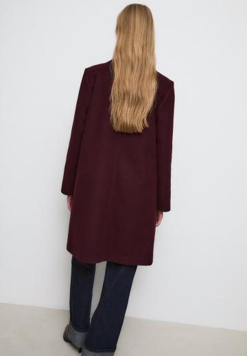 Короткое пальто