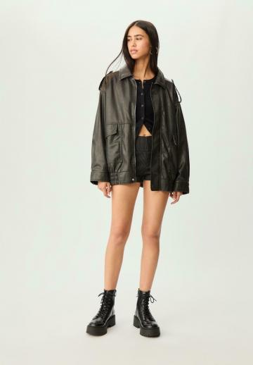 Пальто из искусственной кожи