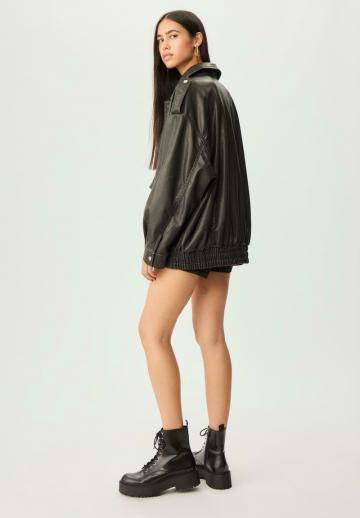 Пальто из искусственной кожи