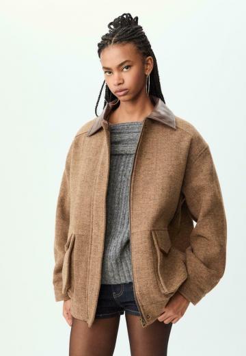 Куртка с накладнымит карманами