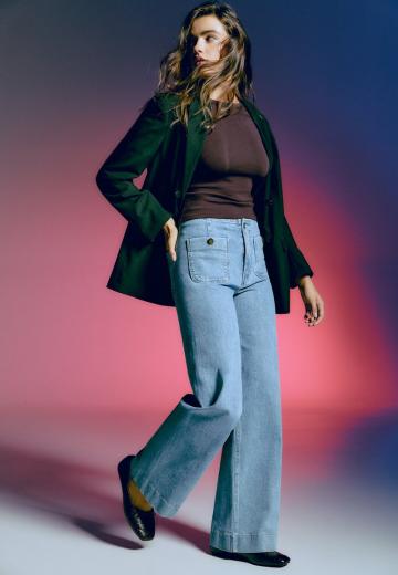 Клешеные джинсы