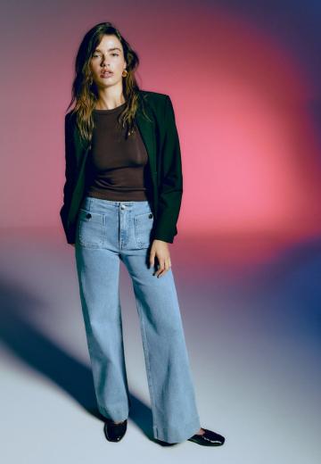 Клешеные джинсы