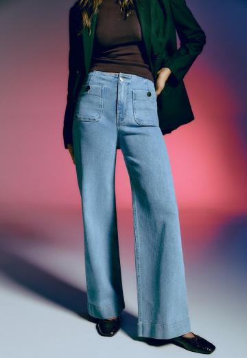 Клешеные джинсы