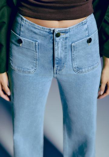 Клешеные джинсы
