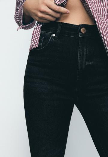 Короткие джинсы