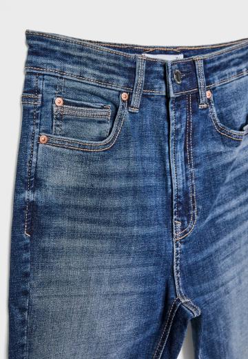 Узкие джинсы