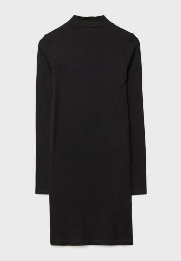 Вязаное платье