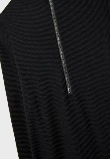 Вязаное платье