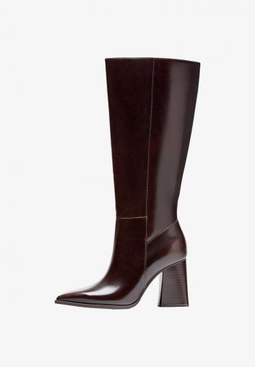 Высокие сапоги