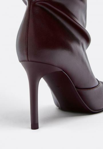 Высокие сапоги