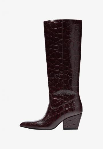 Высокие сапоги