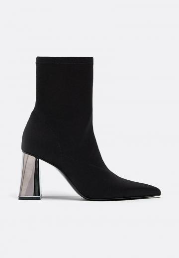 Высокие сапоги