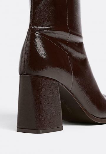 Полусапожки на высоком каблуке