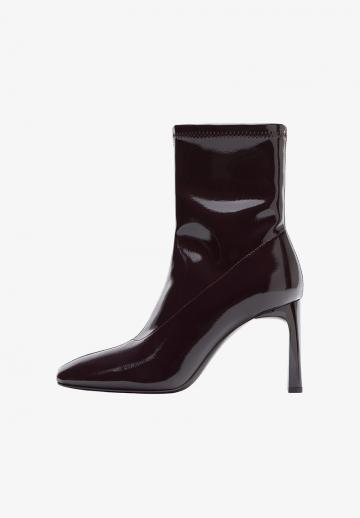 Полусапожки на высоком каблуке